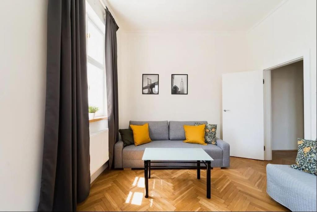Duze Mieszkanie W Samym Rynku Breslavia Exterior foto